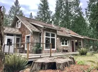 Lake Sixteen Retreat - Forage & bird watch on site! Hotels near Skagit Valley Softball Fields