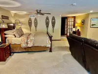 Pristine Private Entry Studio with Gas Fireplace @ I-71 Polaris