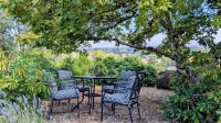 Cozy Barn Cottage Retreat nestled in the vineyards of Eola-Amity Hills