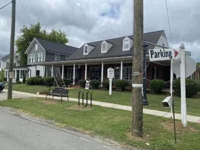 In the Village Of Powhatan- walking distance to owners restaurant