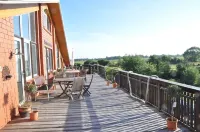 Bright, cheerful apartment with piano in the heart of East Friesland