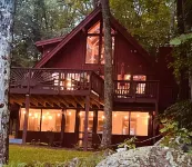 Lakefront Cabin with Fantastic views & Private Dock, The Hideout!!