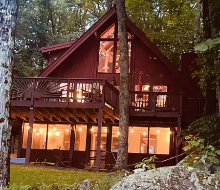 Lakefront Cabin with Fantastic views & Private Dock, The Hideout!!
