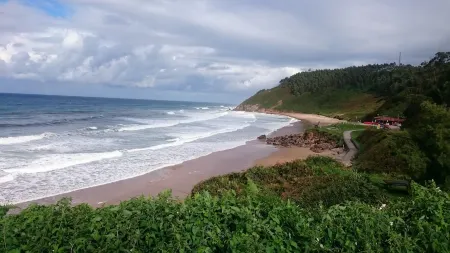 Casa La Marina. Berbes. Finca 3000 m2, parking, overlooking the sea / mountain, golf 500 m