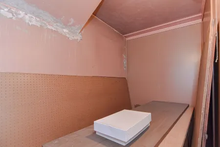 Golf House by Mt Greylock - Walkable Adventures! Отели в г. Адамс