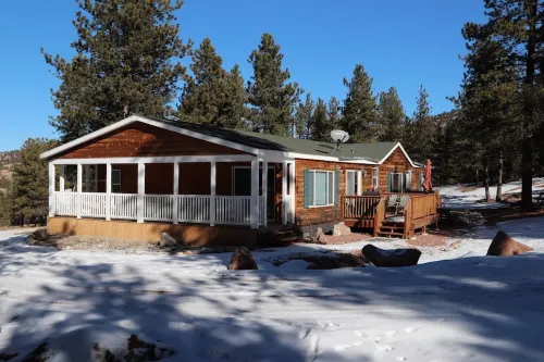 Spacious family home just waiting for you & yours to begin your next adventures Hotels in Teller County