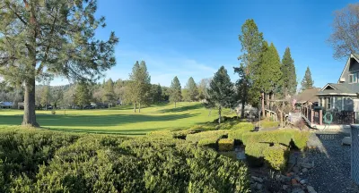 King Suite Chalet+on Golf Course+Walk to the Lake+Yosemite Basecamp