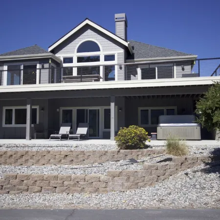 Wapato Point Bear Mountain Retreat - Views + Resort Access