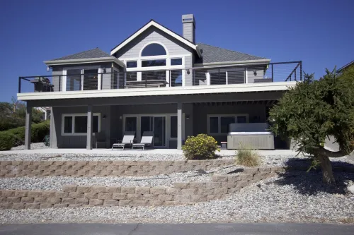 Wapato Point Bear Mountain Retreat - Views + Resort Access
