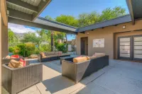 2nd Floor Condo Breathtaking Mountain Views Steps from Pool