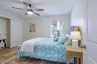 Tranquil beach cottage in historic American Beach! 5 min walk to the beach!