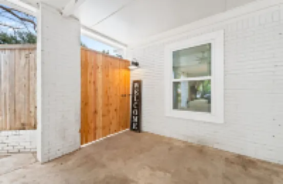 Pool House Paradise - 1BD / 1 Bath - Near TTU