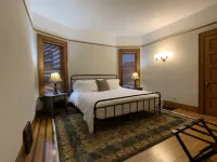 Exceptional new listing Decorah Craftsman Bungalow Hotels near Decorah Dog Park
