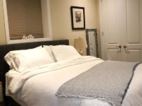 NYC Style Loft  Apartment 10 Min to Times Sq.  2 Parking Space Avail! ノース・バーゲンのホテル