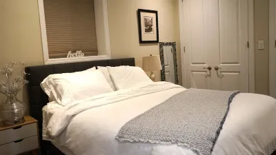 NYC style loft  apartment 10 min to Times Sq. 1 Parking space avail only. 세코커스역 주변 호텔