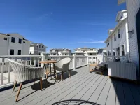 HOT TUB - Saugatuck/Douglas, Kalamazoo Lake Luxury Home - Sleeps 8 Hotels in Douglas