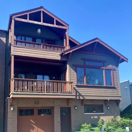 Charming Downtown Frankfort  Condo overlooking Betsie Bay Отели в г. Франкфорт