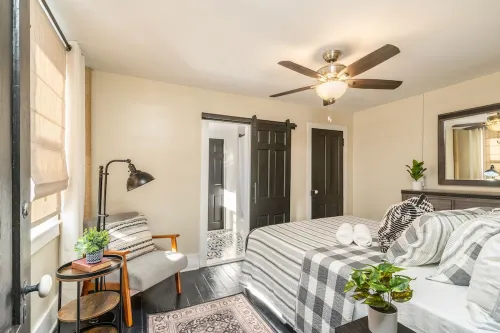 11 bedroom Lodge - Swim Spa/Hot Tub - Firepit - Game room - sleeps 26 - Wi-Fi
