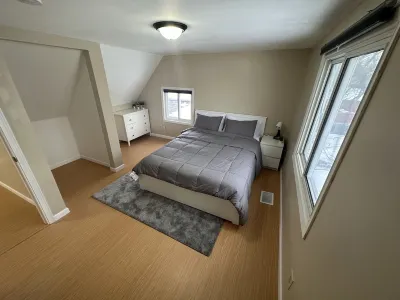 Remodeled Private & Cozy Single-Family Home Located In St. Paul
