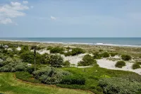 Beautiful Oceanfront Condo With Breathtaking Beach Views