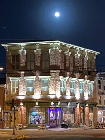 Conductor's Rest:  Beautiful 2 Bedroom Loft in Historic Cambridge, Maryland