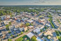 Modern Luxury Loft in Historic Downtown Gallatin Hotels in Gallatin
