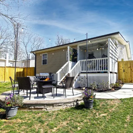 Cozy 3bdrm 2ba mins from Downtown