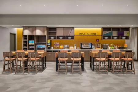 Home2 Suites by Hilton Eureka Отели в г. Бейвью