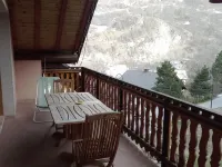 Apartment Lupins 150 M2 4 bed. jacuzzi, large south balcony, exceptional view Hotels in Valloire