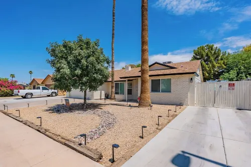 Sophisticated 4-Bedroom Getaway in Gilbert