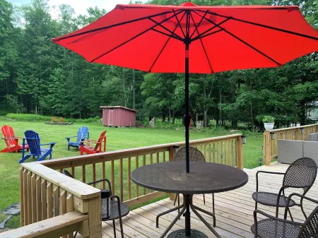 Charming 3-bedroom house with HUGE yard in Livingston Manor