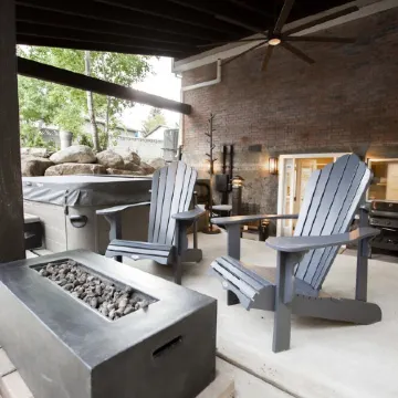 Vacation Bliss! Skier's Dream! Covered Hot Tub/Spa, Fire Pit, Mountain Views.