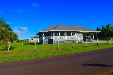 Maui Plantation Cottage Located Near Beach And Paia, Permitted Bbph 2017/0004 Отели рядом с достопримечательностью «Ahimsa Sanctuary Farm»