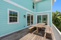 Big Luxury 6 bdrm, Pool, Spa, Bikes, Kayak, Reviews, Beach!