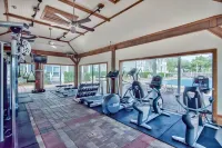 30A Getaway~Spacious 4 Bed/3 Bath Condo with Pool/Fitness!~Walk to Beach!