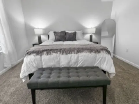 Cozy 2-bedroom apartment with Fiber WiFi, AC in charming Buford private 2 bedroo