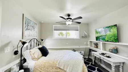 Charming Victorian Studio in Historial Downtown Logan