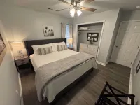 Turtle's Nest-Free BEACH pass! 2 King bedrooms, Golf/Fish, Walk to restaurants!
