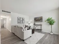 5 minutes from DTW! 泰勒住宿飯店