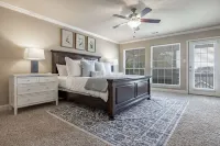 LAKEFRONT HOME, Private Dock Access, Boat Launch & Kayaks! Hotels near Lake Hamilton