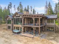 Big Sky Summit - Hot Tub, Fireplace & Ski Access