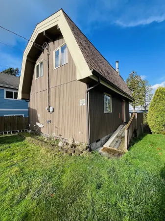 Charming, dog-friendly cabin in peaceful Birch Bay, Wa Отели рядом с достопримечательностью «Парк штата Берч Бэй»