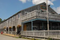 Unique Marina Side Condo With Great Views And Fun Atmosphere!
