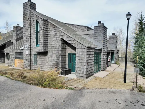 3 Bed Bungalow - Spacious Organic Modern Home