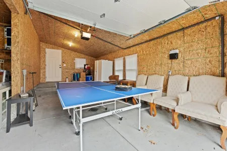 Heated pool and steps from downtown Saugatuck! Family-friendly retreat