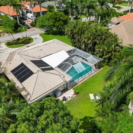 Modern, Luxurious Villa in Park Shore w/Private Beach Access & Heated Pool
