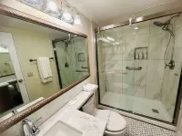 Ramada Plaza by Wyndham Garden Grove/Anaheim South - balcony