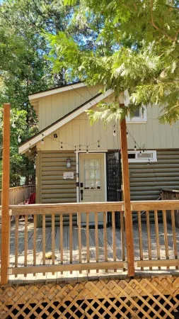 Charming cabin with WiFi in Mi-Wuk Village