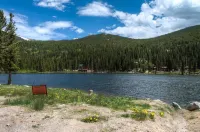 Modern 2br lakeview Condo in the mountains