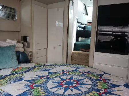 A VERY NICE 43'  YACHT WITH LONG RIVER VIEWS AND ONSITE RIVERSIDE DINING